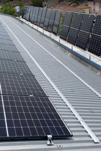 Impianti civili e industriali- pannello fotovoltaico tetto 8