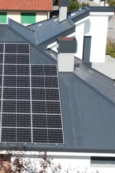 Impianti civili e industriali - pannello fotovoltaico tetto